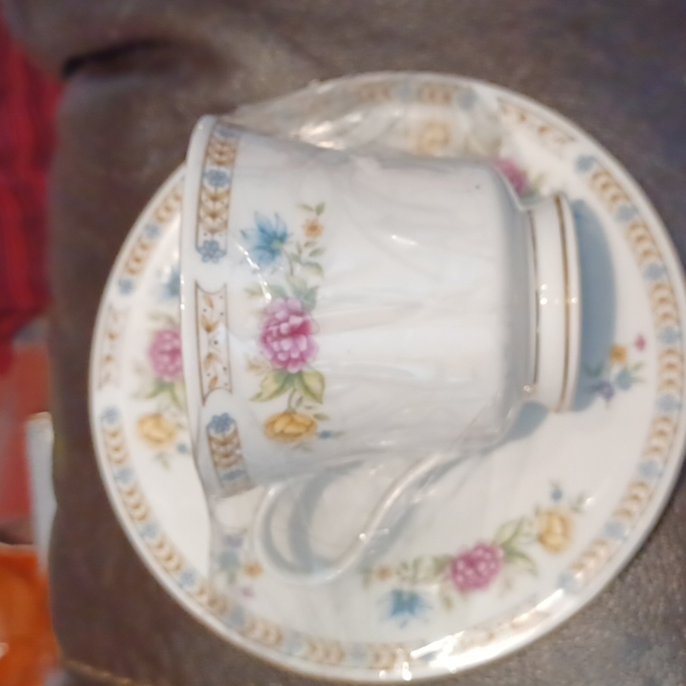 Liling fine china cup and saucer